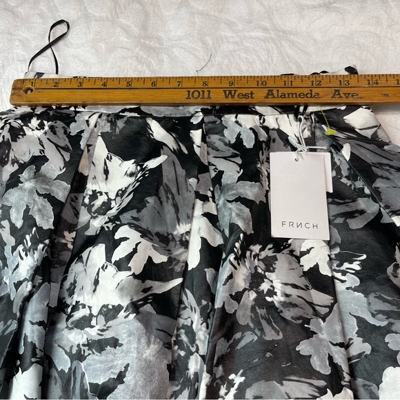 FRNCH PARISWomen Black Floral Faux Leather Circle Skirt Above Knee Sz-S NWT-FLAW - Picture 7 of 14